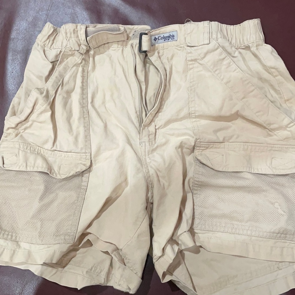 Columbia PFG khaki shorts.
